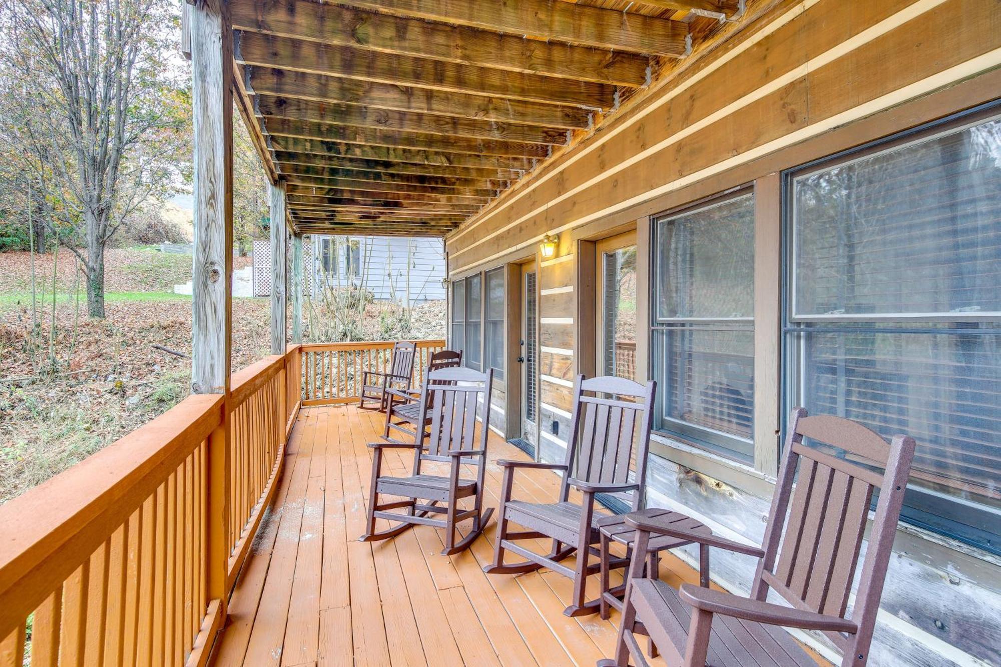 הוילה Pet-Friendly Gatlinburg Retreat With Hot Tub! מראה חיצוני תמונה