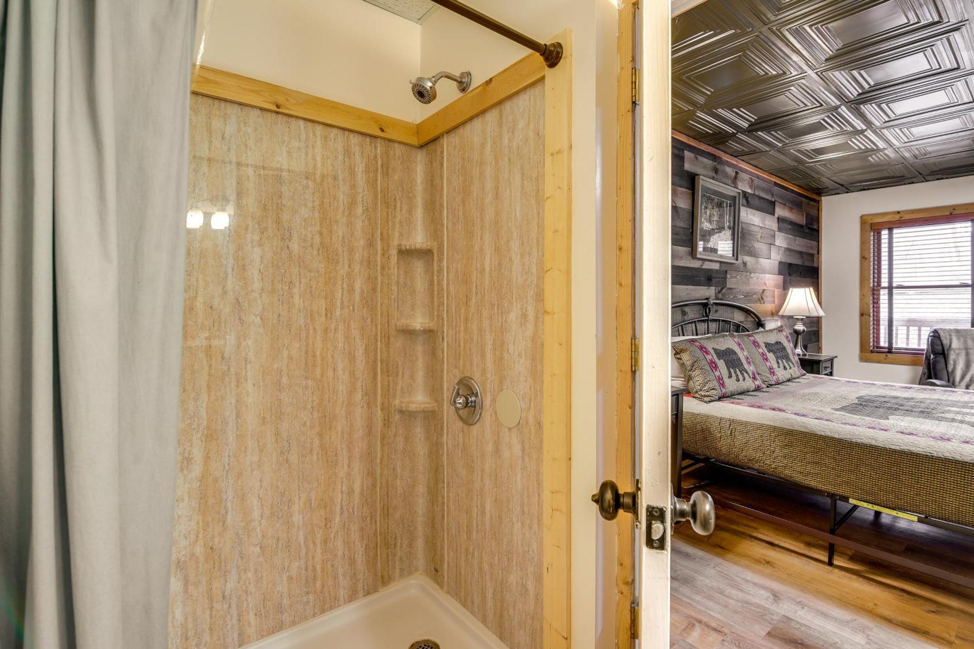 הוילה Pet-Friendly Gatlinburg Retreat With Hot Tub! מראה חיצוני תמונה
