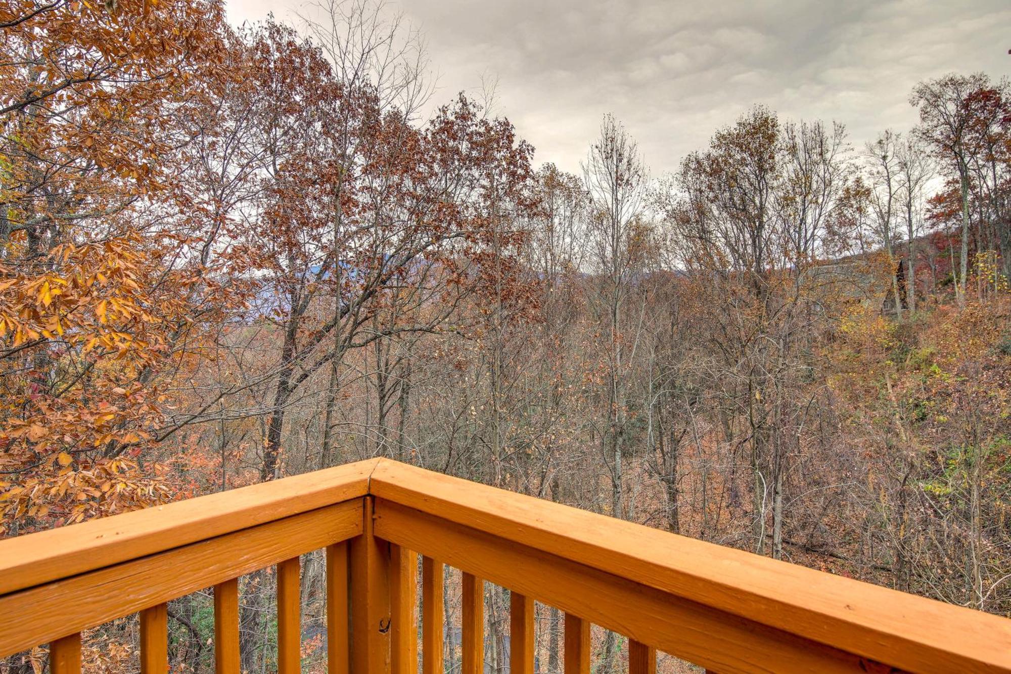 הוילה Pet-Friendly Gatlinburg Retreat With Hot Tub! מראה חיצוני תמונה