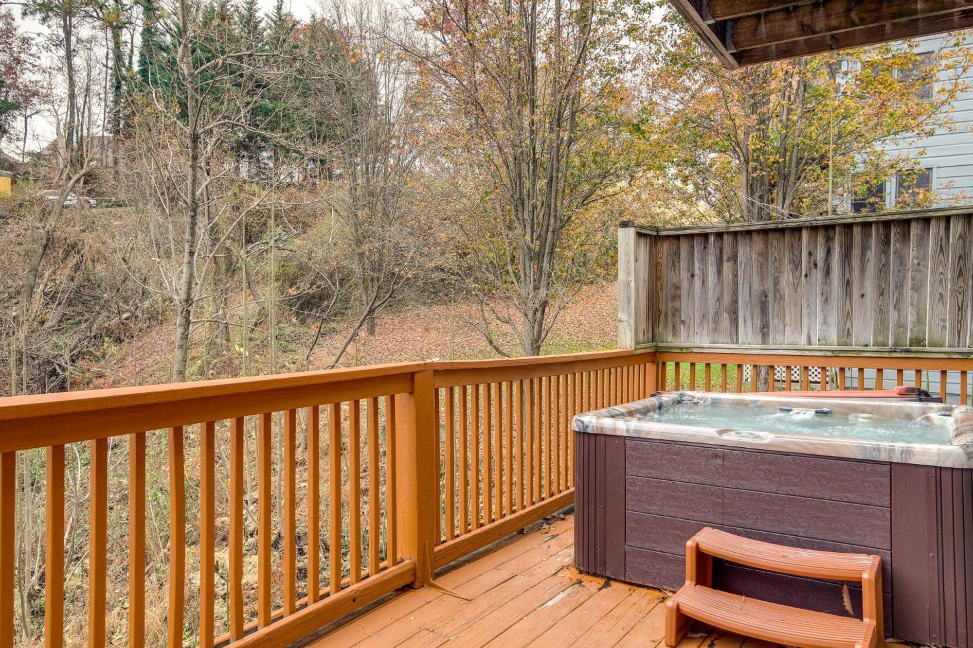 הוילה Pet-Friendly Gatlinburg Retreat With Hot Tub! מראה חיצוני תמונה