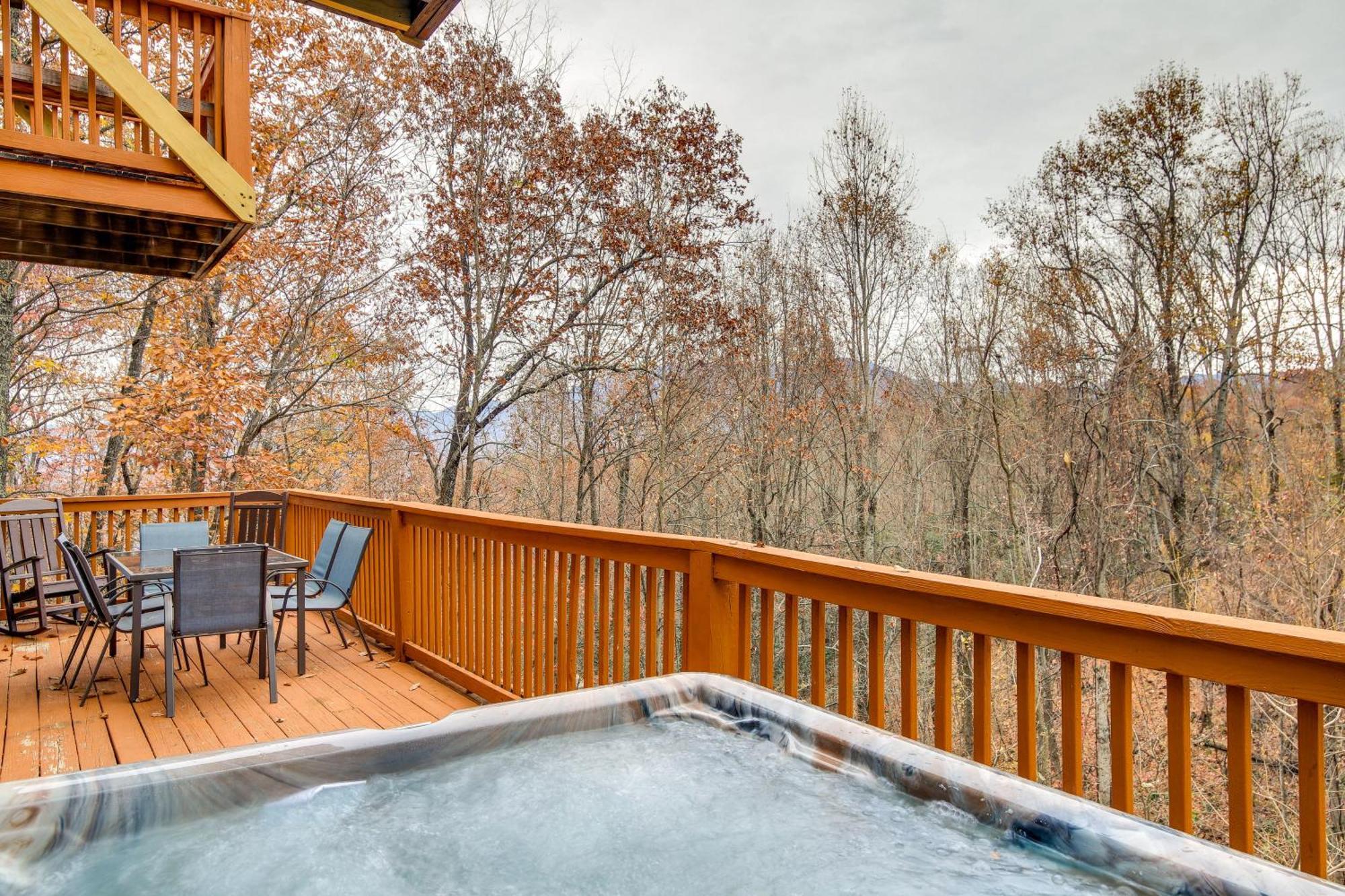 הוילה Pet-Friendly Gatlinburg Retreat With Hot Tub! מראה חיצוני תמונה